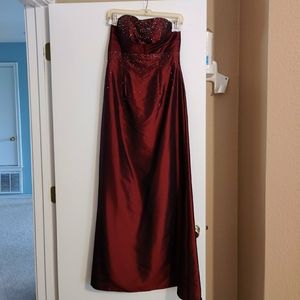 Burgundy Prom Dress Size Medium